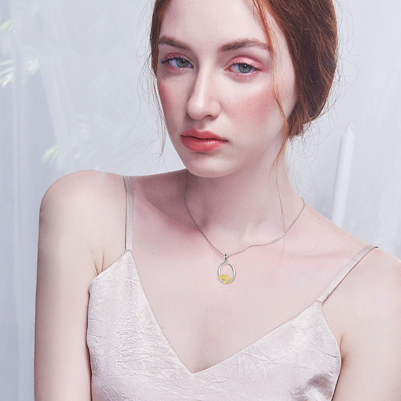 Srebrna dwukolorowa okrągła cyrkonia sześcienna spersonalizowana pierwsza litera O słonecznikowy naszyjnik dla kobiet-6