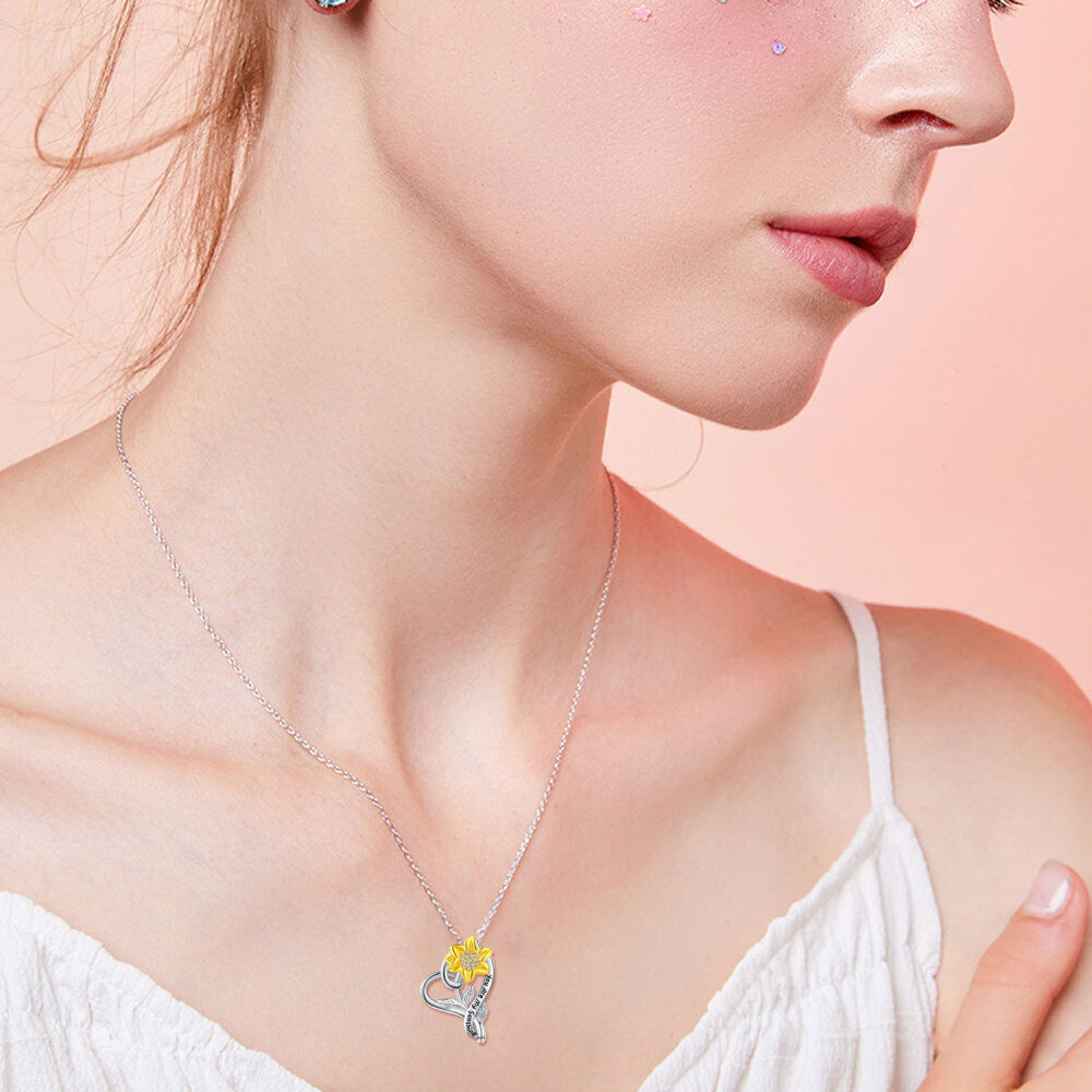 Sterling zilveren cirkelvormige zirkonia zonnebloem hart hanger ketting met gegraveerd woord-3