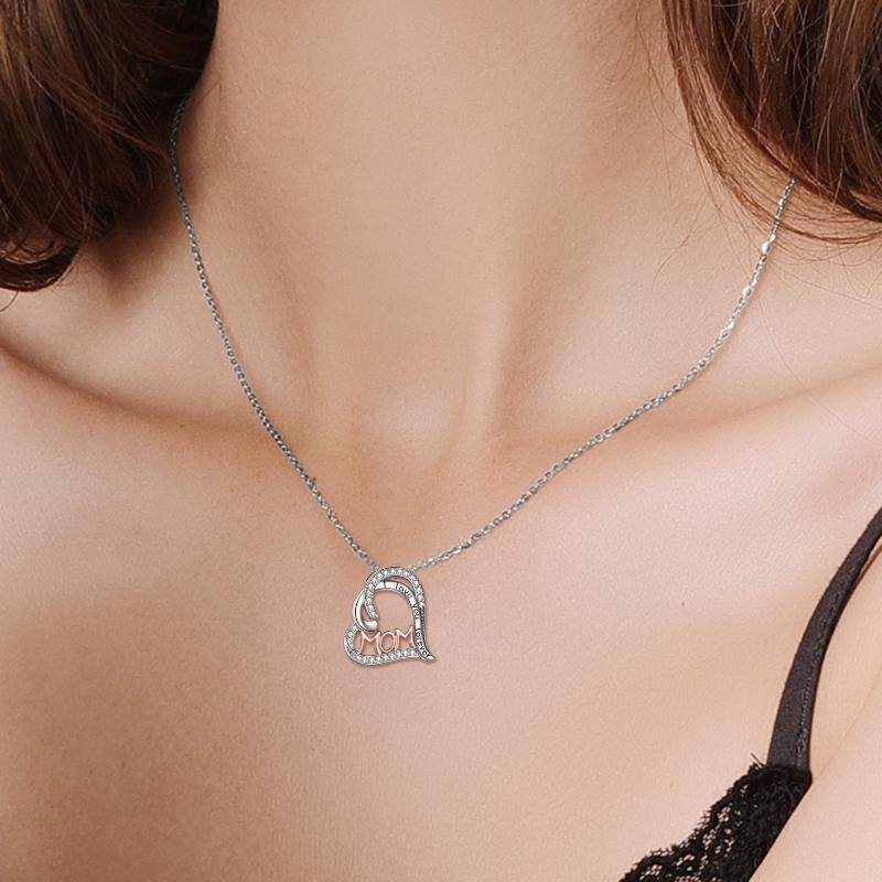 Collana con ciondolo a doppio cuore in argento sterling bicolore con l'incisione Mom I Love You Forever-2