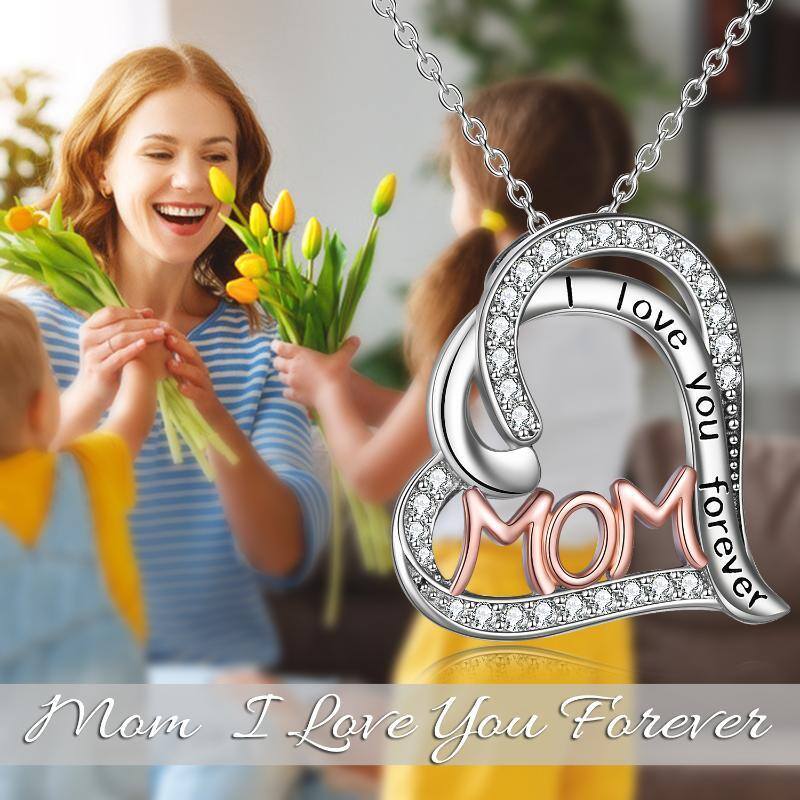 Collana con ciondolo a doppio cuore in argento sterling bicolore con l'incisione Mom I Love You Forever-6