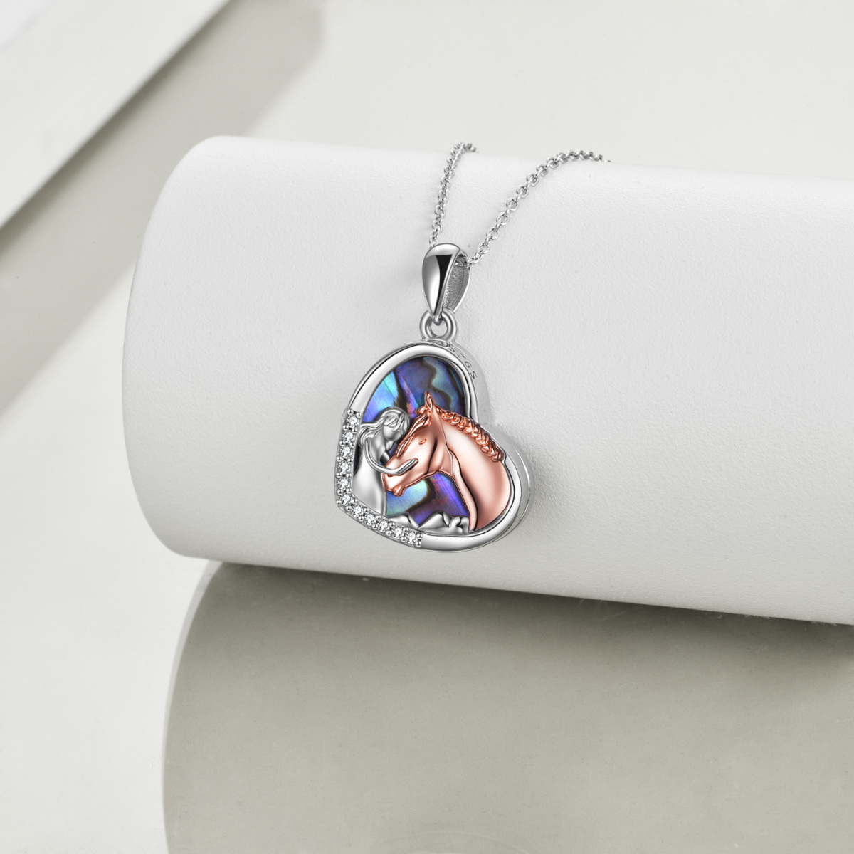 Collar con medallón de foto personalizado de plata de ley con forma de corazón de caballo y niña de mariscos de abulón de dos tonos para mujer-3