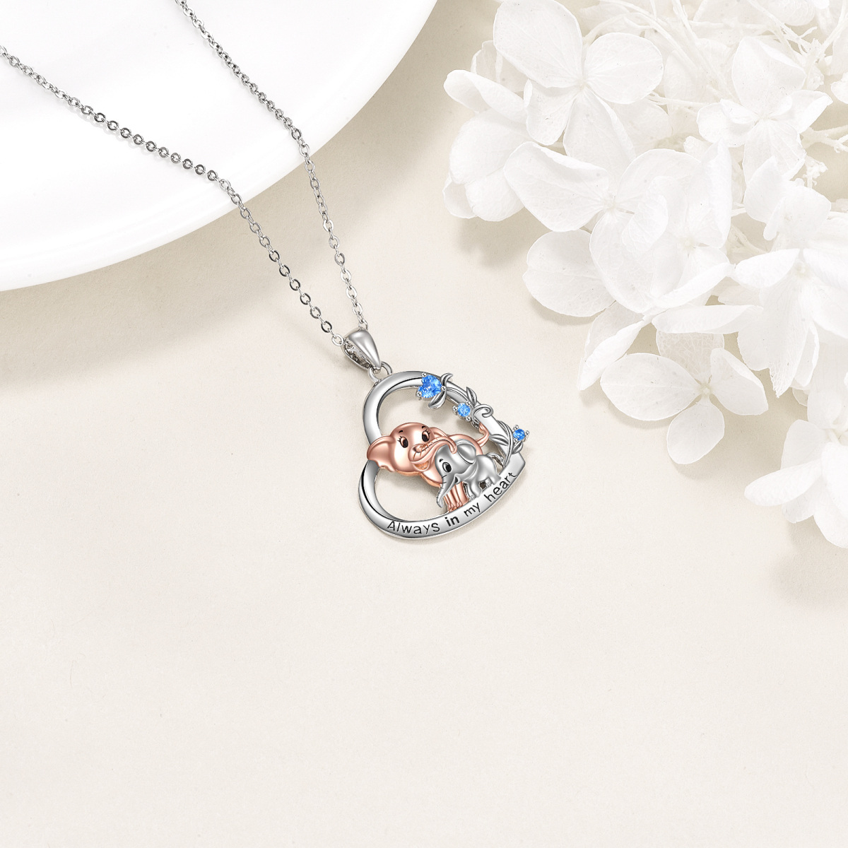 Collar con colgante de elefante de plata de ley con circonita cúbica y corazón de dos tonos para mujer-4