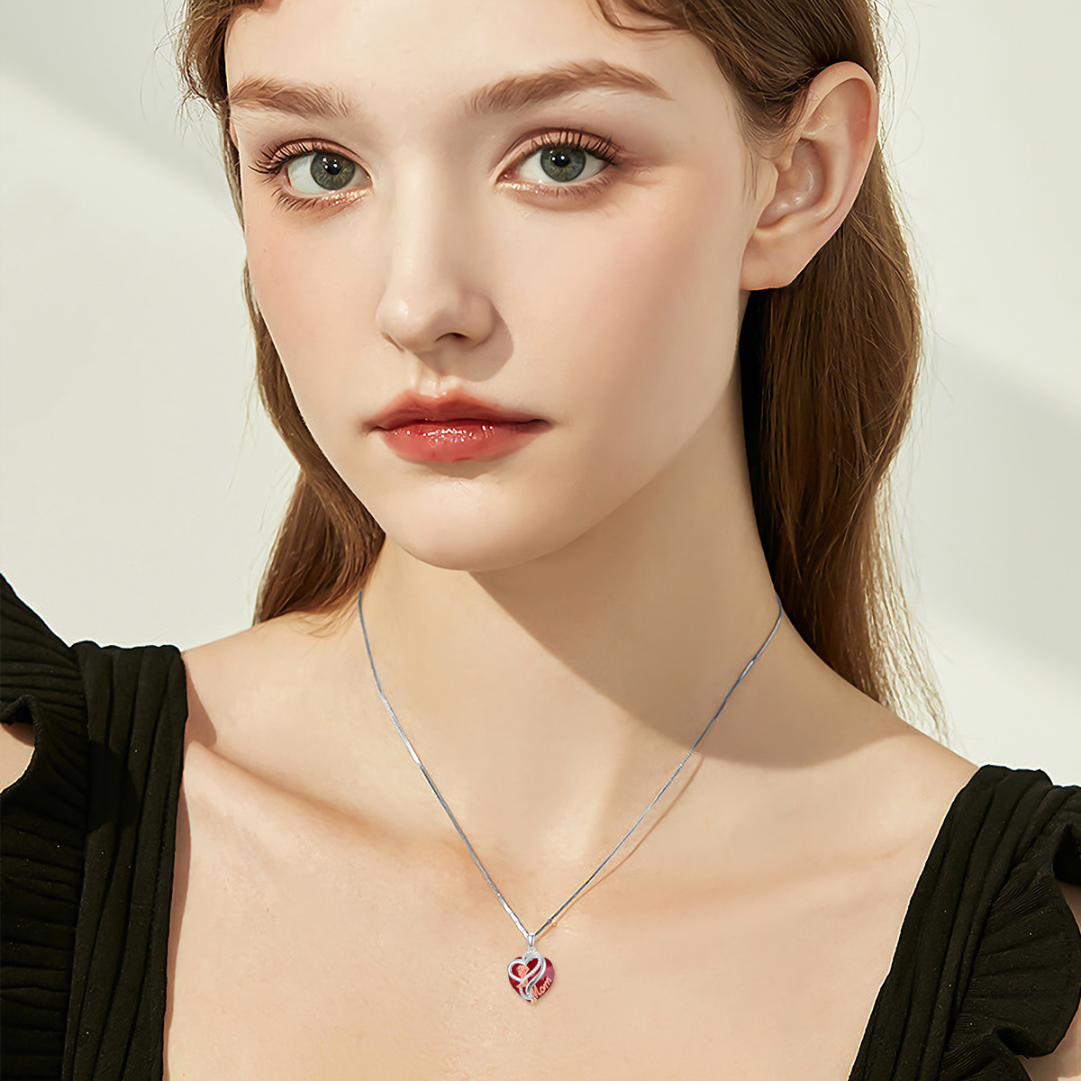 Collar con colgante de rosa y cristal en forma de corazón de dos tonos de plata de ley con piedra natal grabada para madre-2