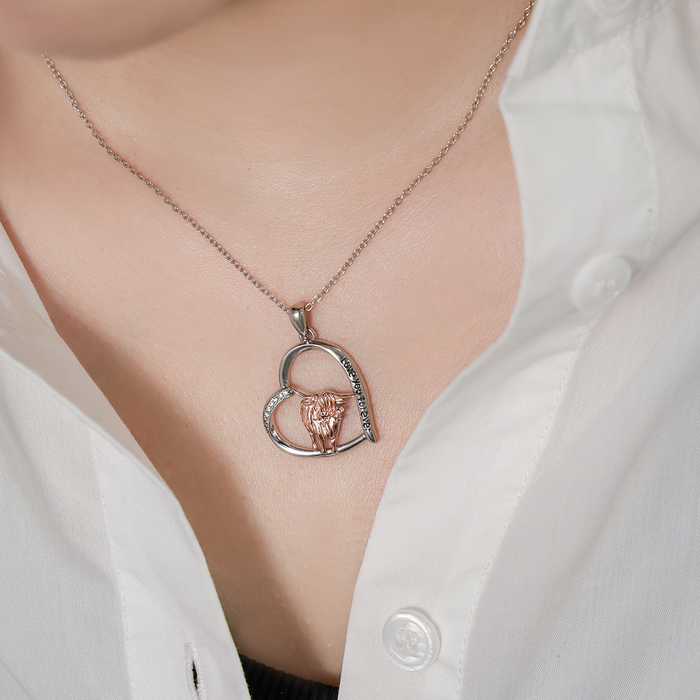Collar de plata de ley de dos tonos de circonita cúbica Highland vaca y colgante de corazó-2