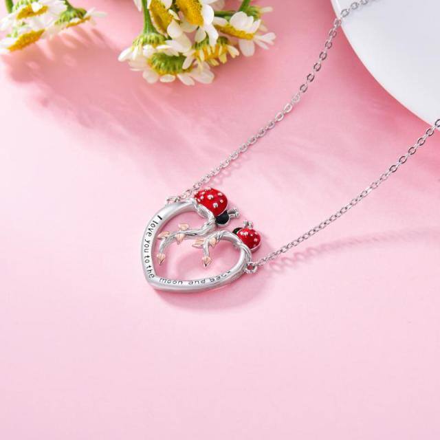 Collana con ciondolo a coccinella e foglie in argento sterling bicolore con parola incisa-4