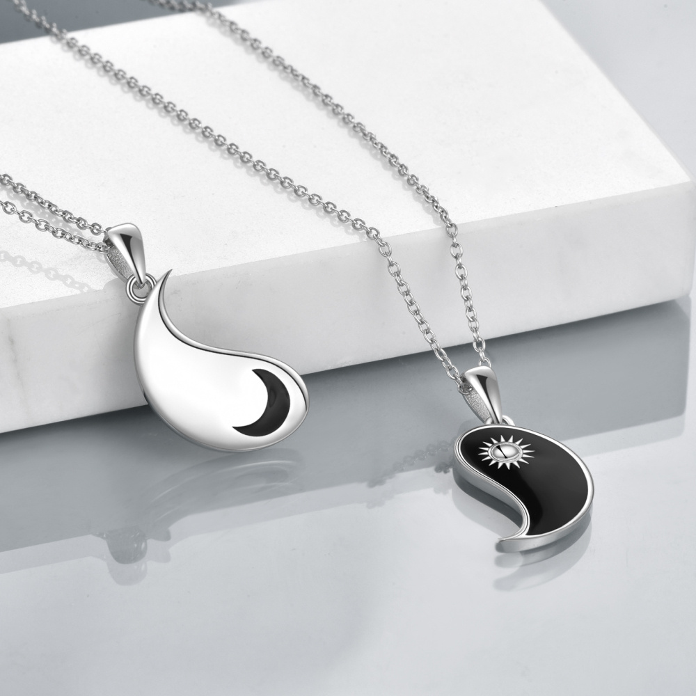 Collana da donna con pendente Yin Yang bicolore in argento sterling con luna e sole-4