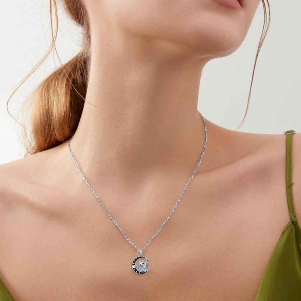 Collar con dije de luna de panda rojo y piedra lunar de dos tonos en plata esterlina para mujer-2