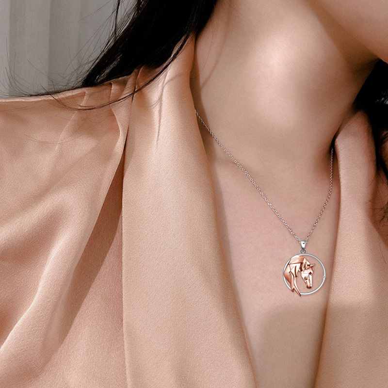 Srebrny naszyjnik z dwukolorowym kółkiem z koniem origami-2
