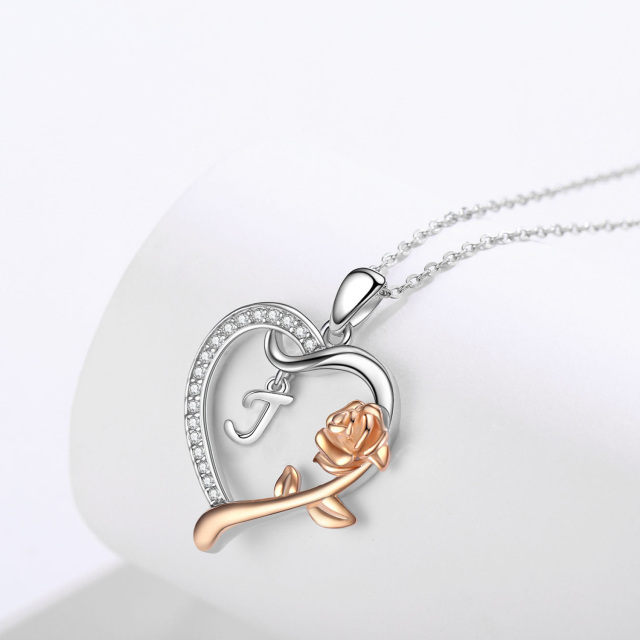 Collana con ciondolo a forma di rosa e cuore in argento sterling bicolore con zirconia cubica e lettera iniziale J-4