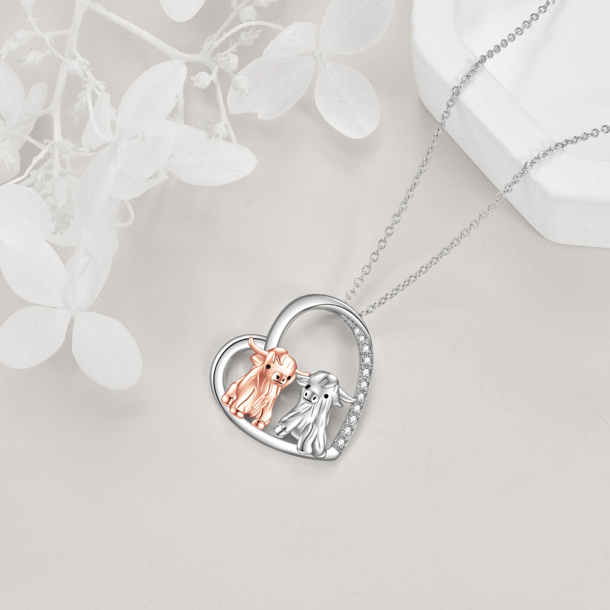 Collana in argento sterling con ciondolo a cuore e mucca con zirconi rotondi bicolore-4