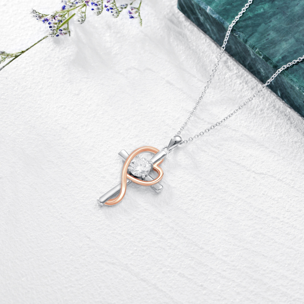 Collier avec pendentif cœur en forme de croix de moissanite ronde bicolore en argent sterling-4