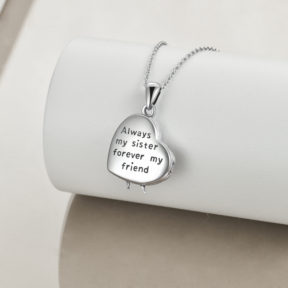 Collana in argento sterling bicolore con medaglioni fotografici personalizzati con parole incise, sorelle e cuori-4