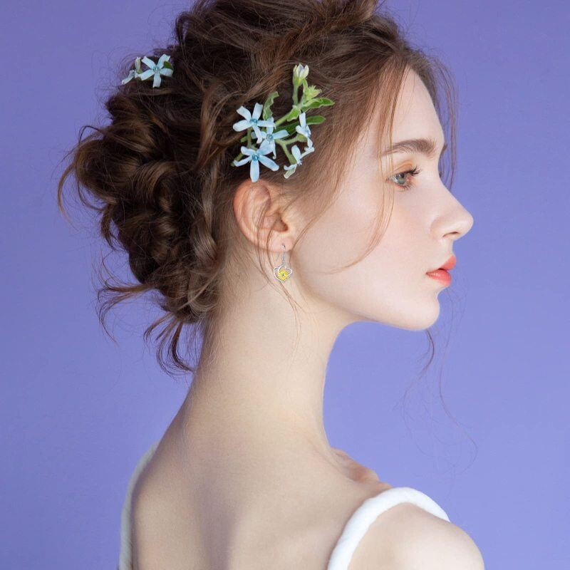 Brincos em prata esterlina com dois tons de zircónio cúbico e coração de girassol-2