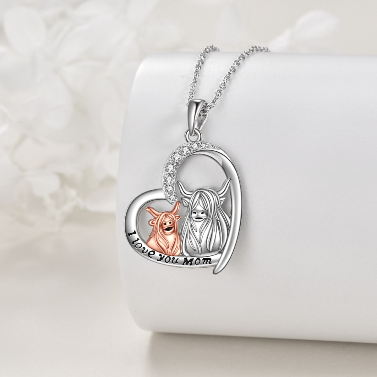 Collana con ciondolo a cuore e mucca Highland in argento sterling con zirconi bicolore e parola incisa-3