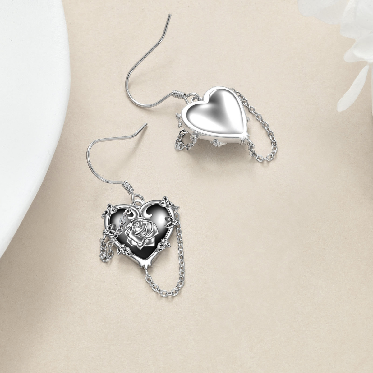 Pendientes colgantes con forma de calavera y cruz de rosa y circonita en forma de corazón de dos tonos de plata de ley para mujer-4