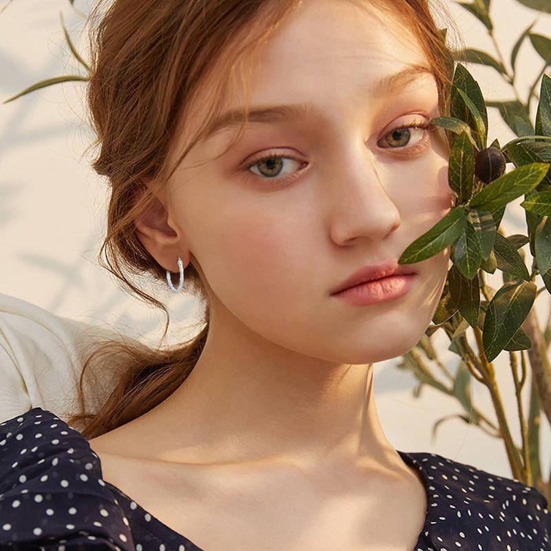 أقراط دائرية من الفضة الإسترلينية بتصميم ملتوي-3