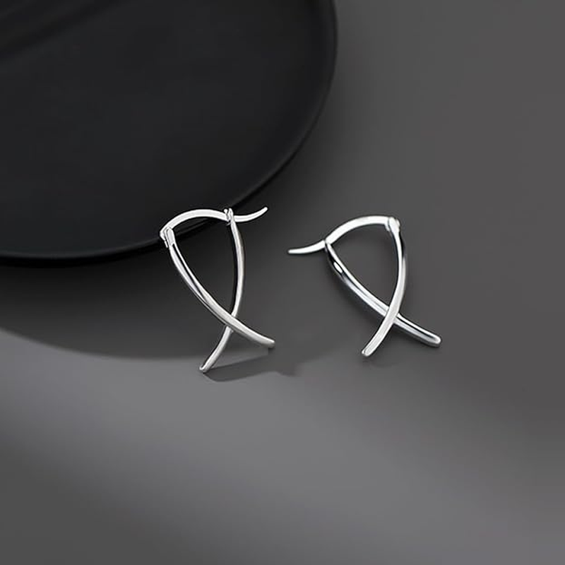 Minimalistische Huggie-Ohrringe aus Sterlingsilber mit Weißgoldbeschichtung und X-Creolen für Damen-3