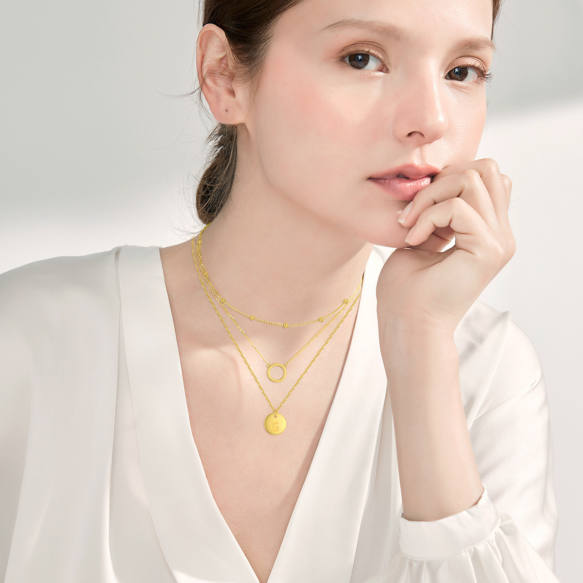 Plata de ley con collar en capas circulares chapado en oro amarillo con letra inicial G para mujer-2