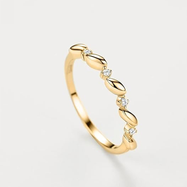 Anillo de compromiso con grabado personalizado de diamantes creados en laboratorio y forma circular chapado en oro amarillo de plata de ley-4