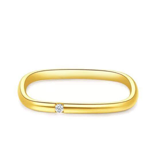 Anel de casamento quadrado de moissanite em formato circular banhado a ouro amarelo e prata esterlina