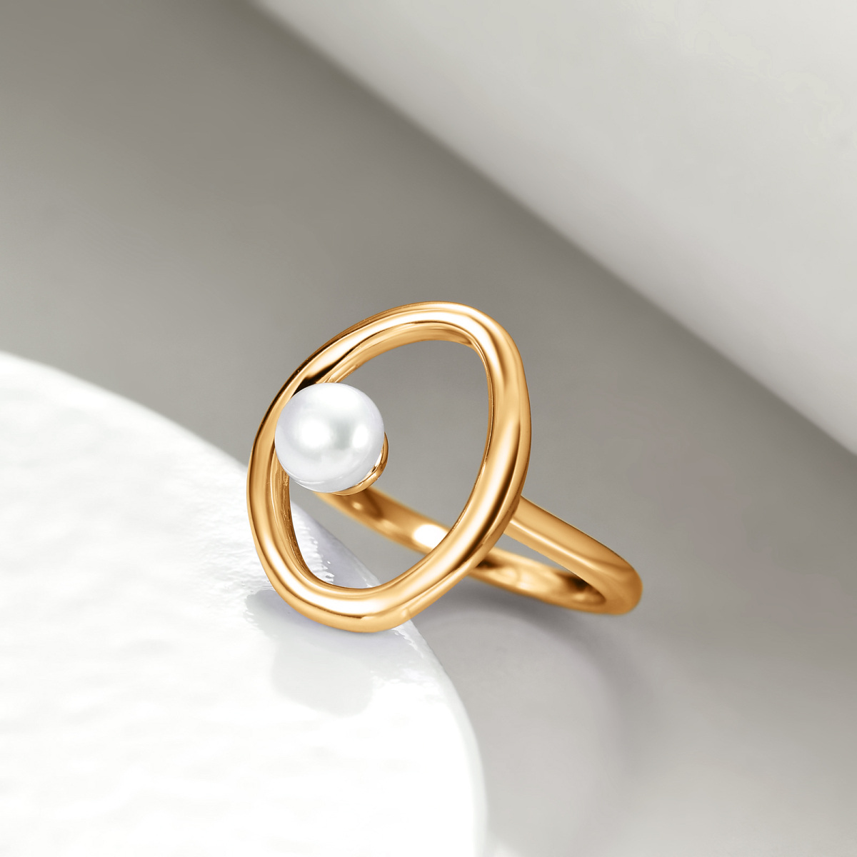 Sterling Silver with Yellow Gold Plated Circular Shaped Pearl Ring-3