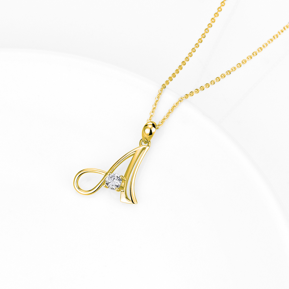 Colar com pendente inicial personalizado em prata de lei banhado a ouro amarelo com zircónias cúbicas (A) para mulher-3