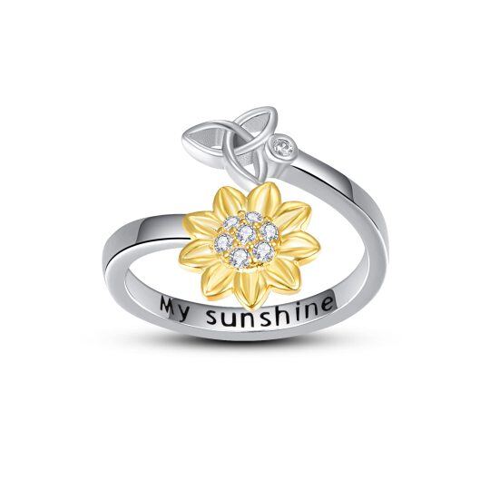 Offener Ring aus Sterlingsilber mit Gelbgold-Plattierung und kreisförmigem Zirkonia in Sonnenblumenform mit keltischem Knoten und eingraviertem Wort