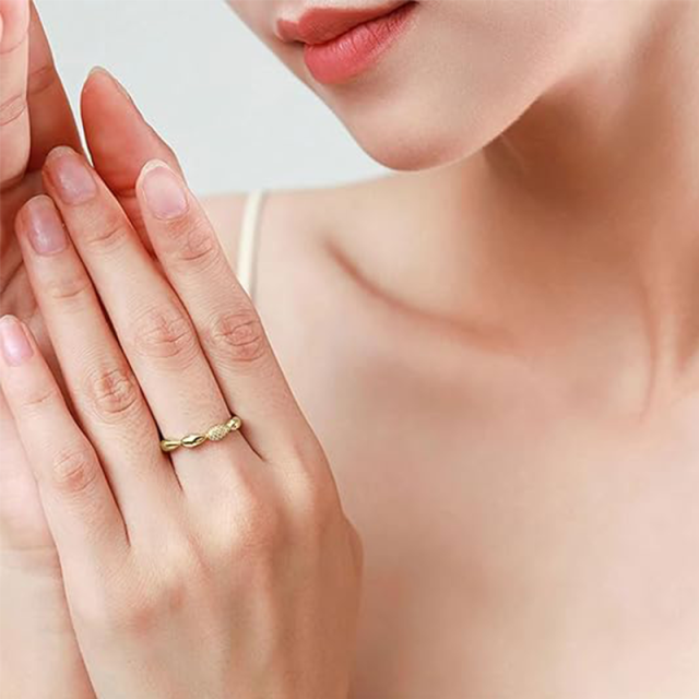 Anillo de plata de ley con grabado personalizado de diamantes creados en laboratorio bañados en oro amarillo-2