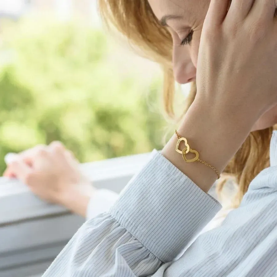 Pulsera personalizada con dije de nombre para mujer en oro vermeil-2