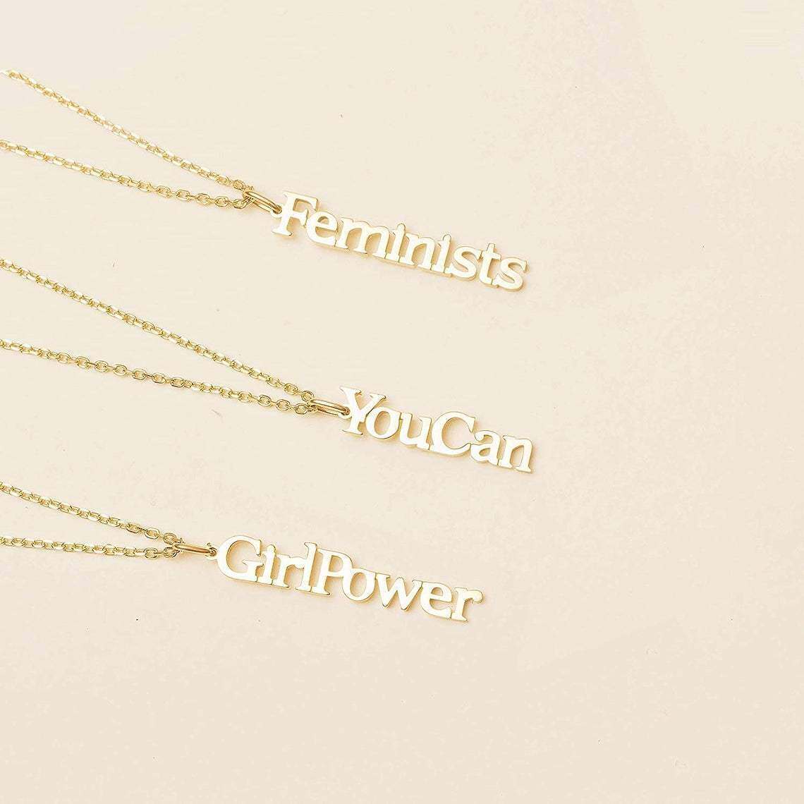 Collar Colgante con Nombre Clásico Personalizado en Plata de Ley con baño de Oro Amarillo-3