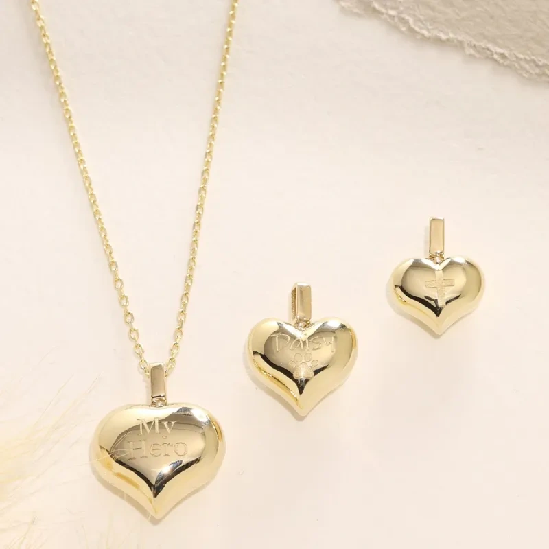 قلادة على شكل جرة قلبية مخصصة للرماد، مصنوعة من الفضة الإسترليني ومطلية بالذهب الأصفر مع حفر شخصي.-4