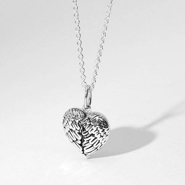 Collana con medaglione in argento sterling con incisione e foto personalizzata e ala d'angelo personalizzata-3