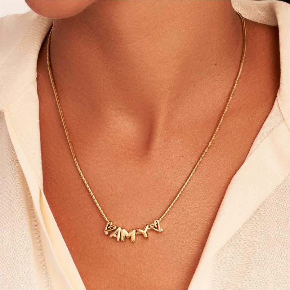 Collar de cadena de serpiente con corazón y letra personalizada en plata de ley bañada en oro amarillo-3