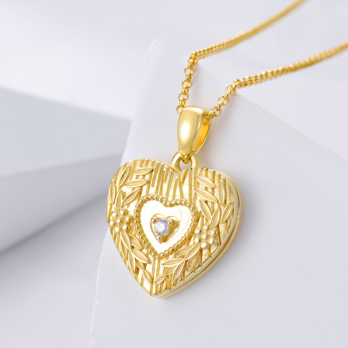 Collar con medallón de foto personalizado de plata de ley con circonita cúbica chapada en oro amarillo para mujer-3