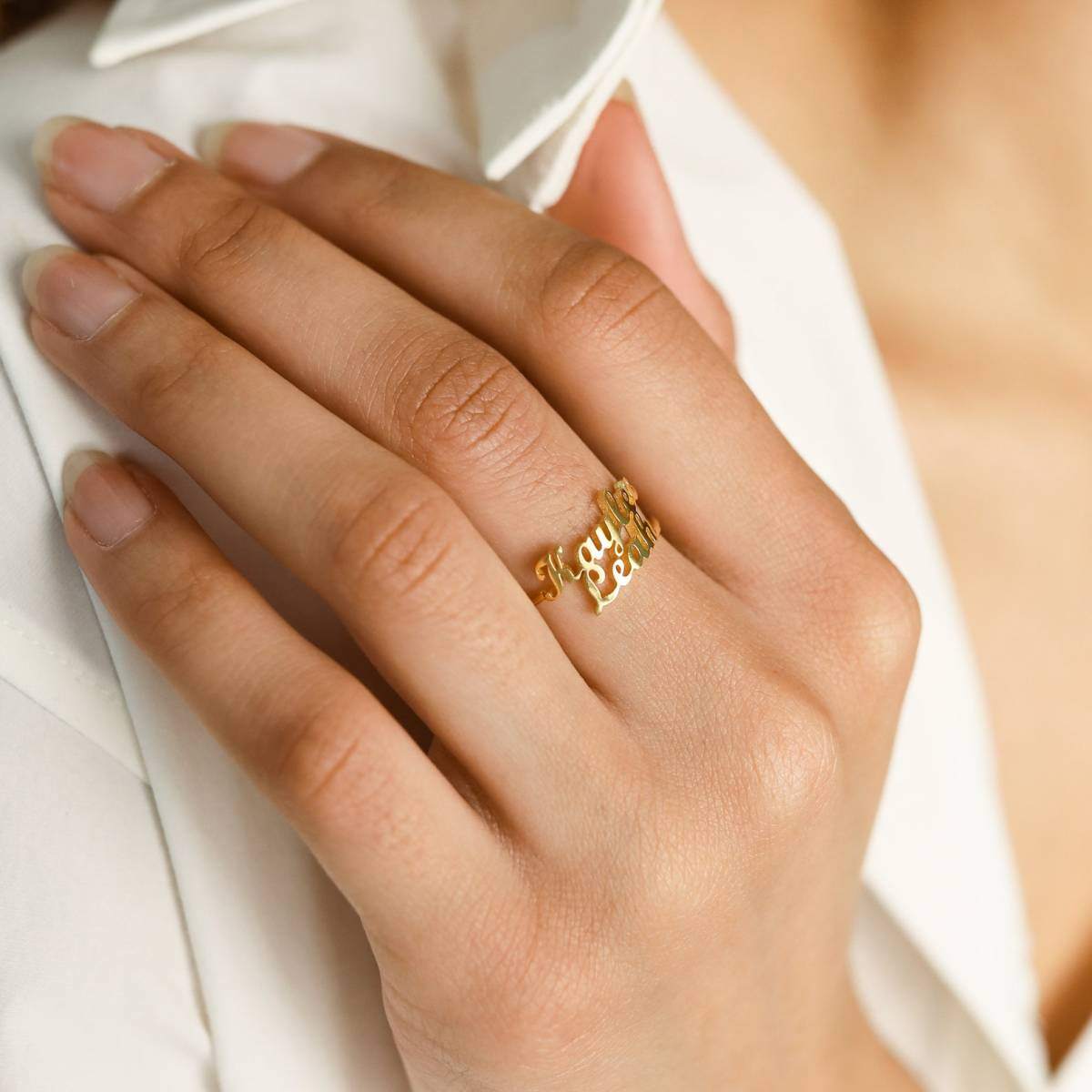 Anillo con nombre clásico personalizado de plata de ley con baño de oro amarillo-2