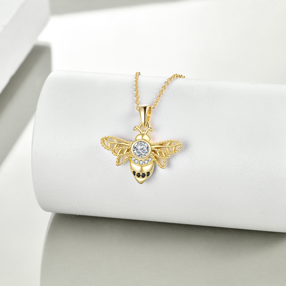 Colar com pingente de abelhas em prata de lei com banho de ouro amarelo e zircónias cúbica-4