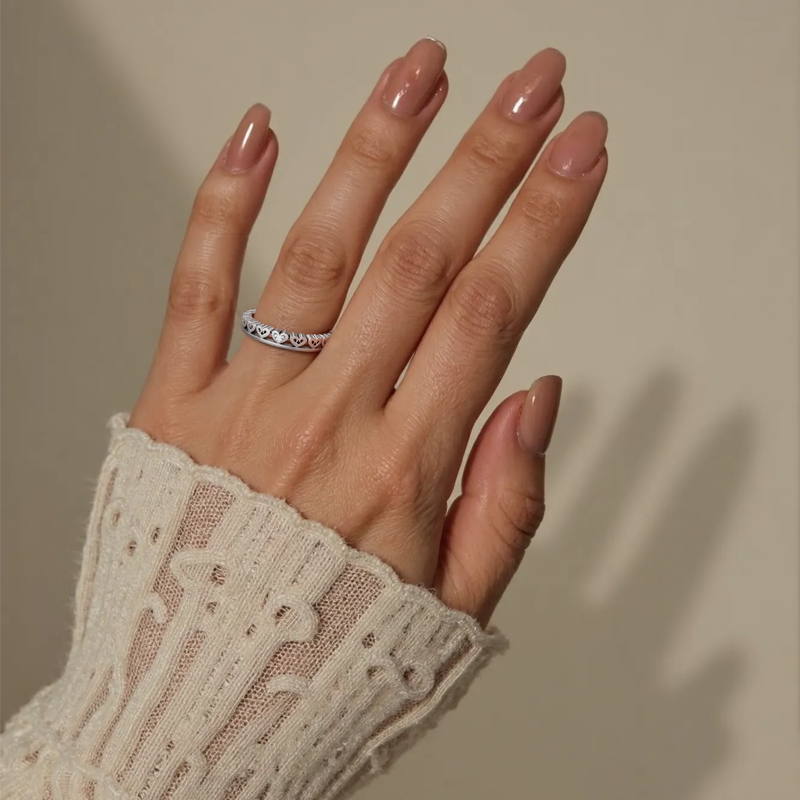 Anillo de compromiso de corazón personalizado con diamantes redondos creados en laboratorio en plata esterlina con baño de oro amarillo, con certificación IGI 3EX.-5