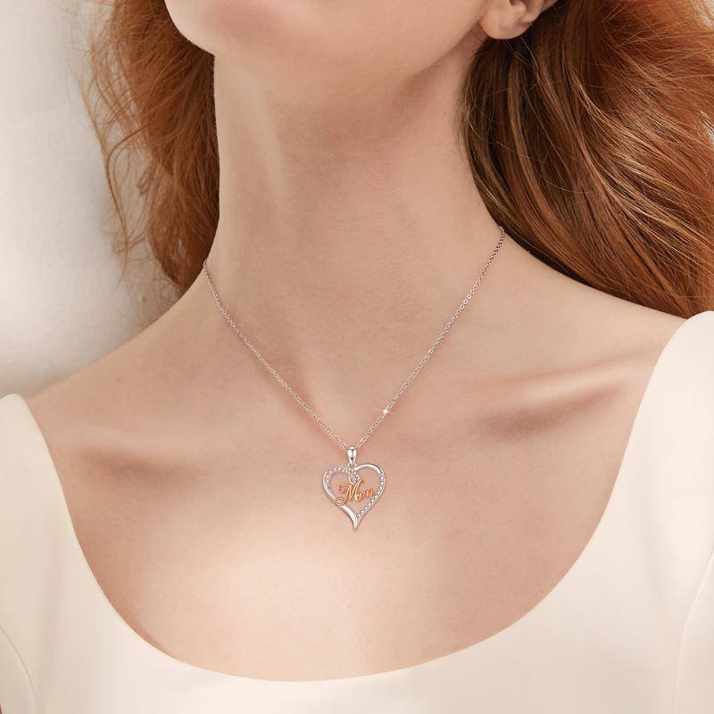 Collar con colgante de corazón de circonita cúbica de plata de ley con palabras grabadas para mujer-3