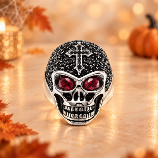 Herrenring aus Sterlingsilber mit Kristallkreuz und Totenkopf