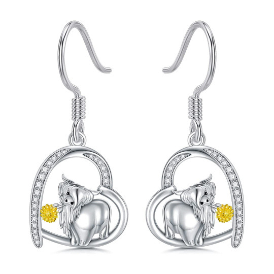 Pendientes de plata de ley con zirconia cúbica, vaca de las Highlands y corazón