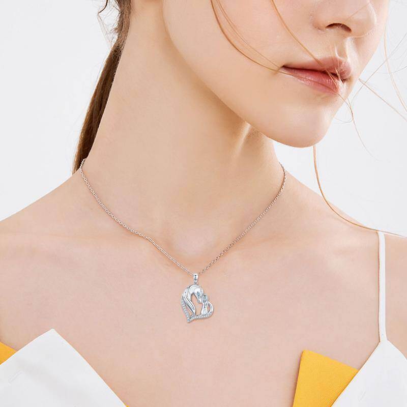 Collar de plata de ley con circonita cúbica y corazón de caballo y niña-3