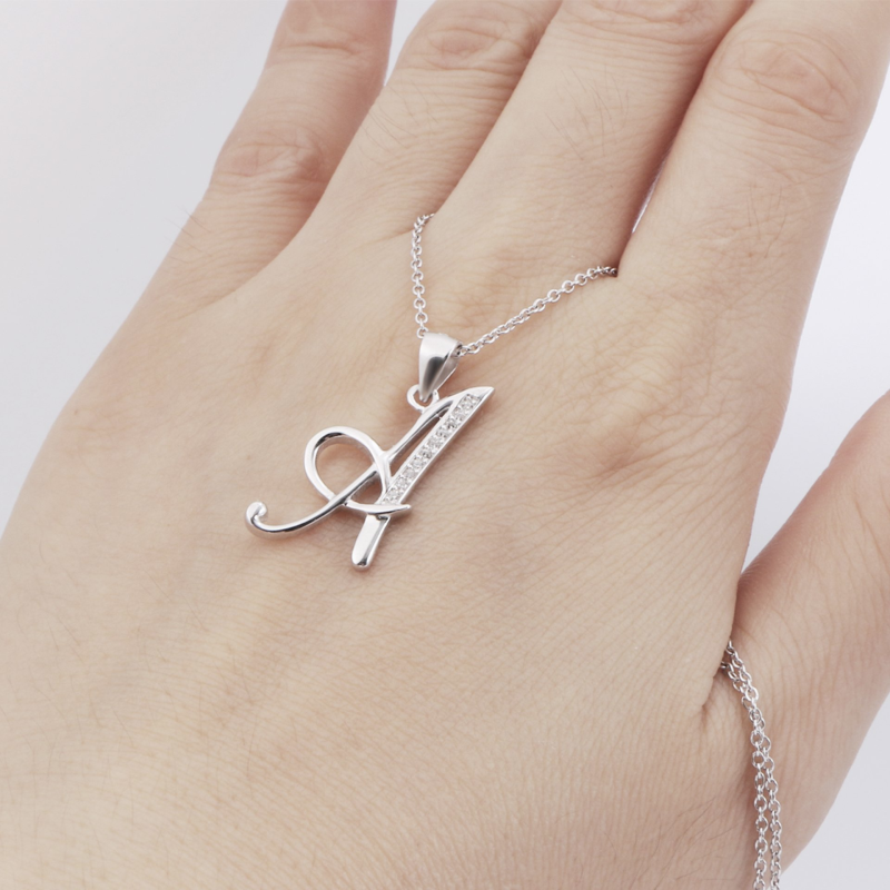 Collar con colgante de letra inicial personalizado con circonita cúbica en plata de ley y letra inicial A-3