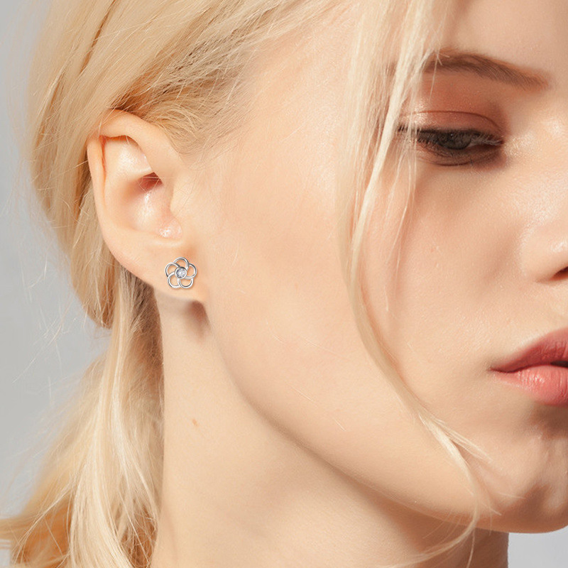 Pendientes de plata de ley con flores silvestres y circonitas cúbicas-2