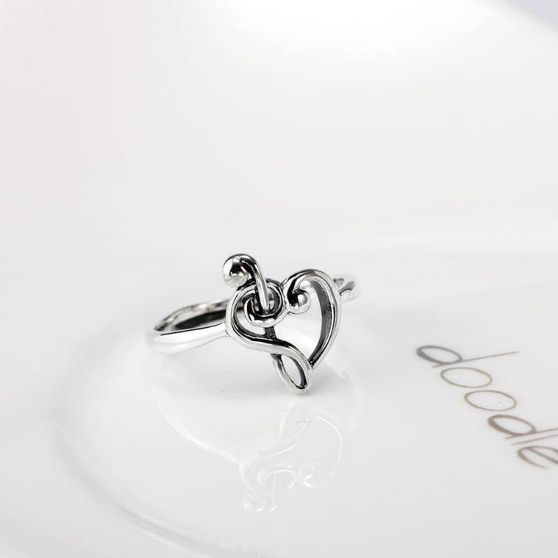 Anillo abierto con símbolo musical y corazón en plata de ley-4