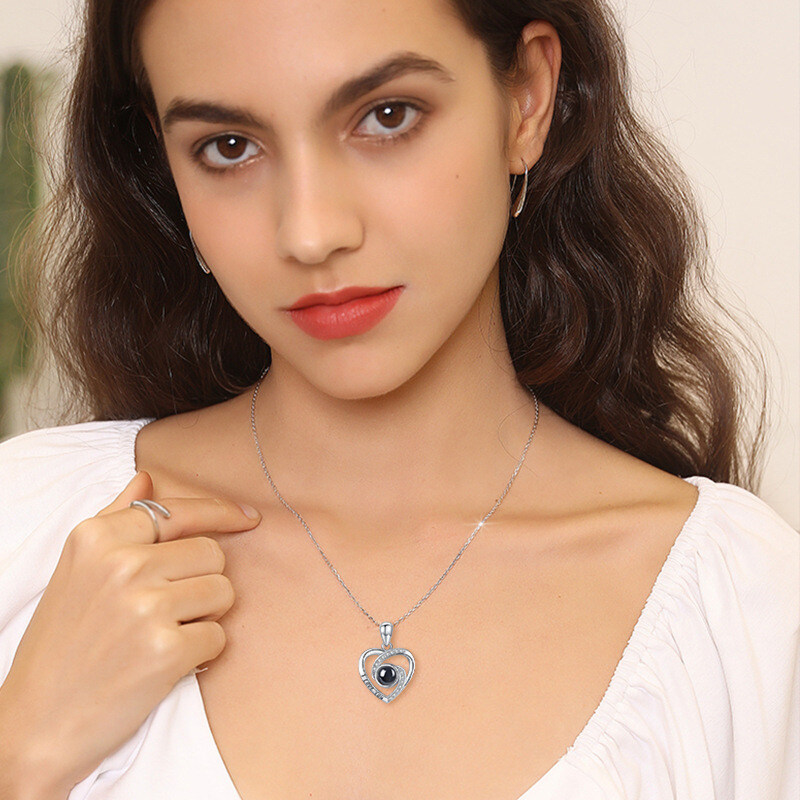 Collar con colgante de corazón con piedra de proyección en plata de ley con la frase 