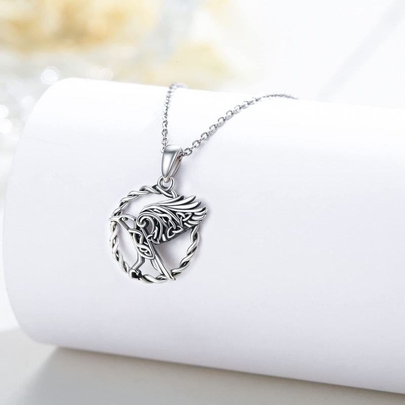 Collar de plata de ley con cuervo y nudo celta-4
