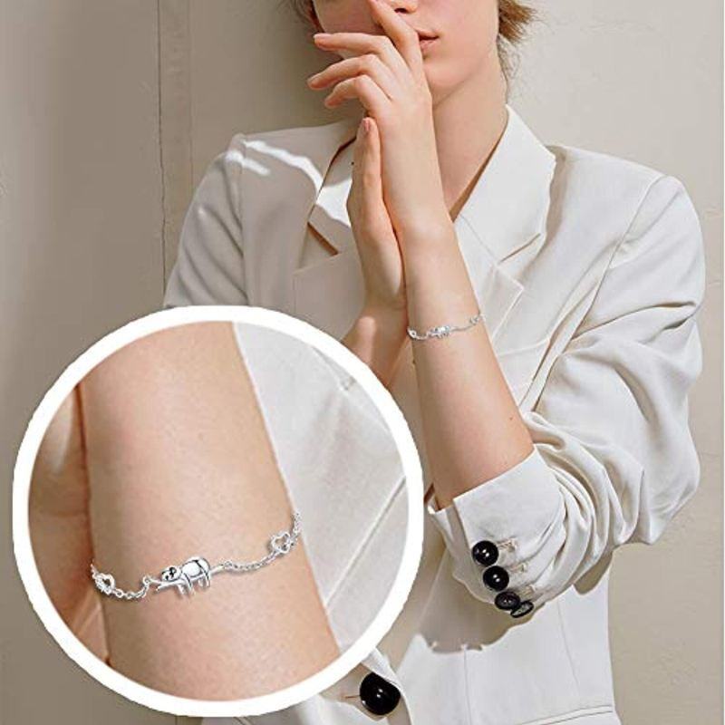 Pulsera de plata de ley con colgante de corazón de perezoso en rama-2