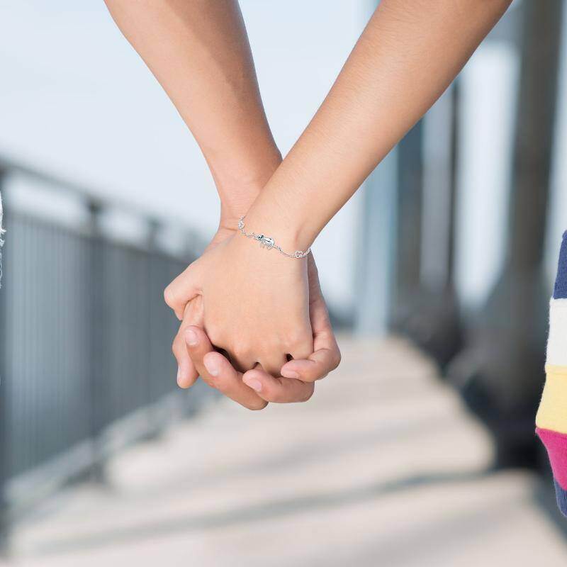 Pulsera de plata de ley con colgante de corazón de perezoso en rama-3