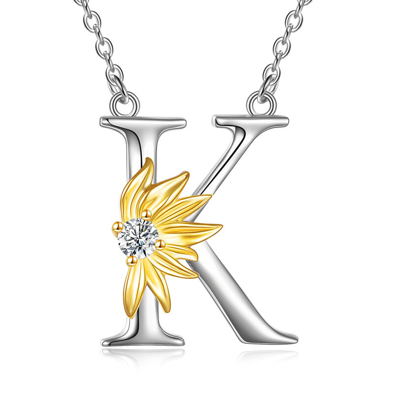Collar con colgante de girasol personalizado con la inicial K y circonita cúbica circular de dos tonos en plata de ley para mujer-1