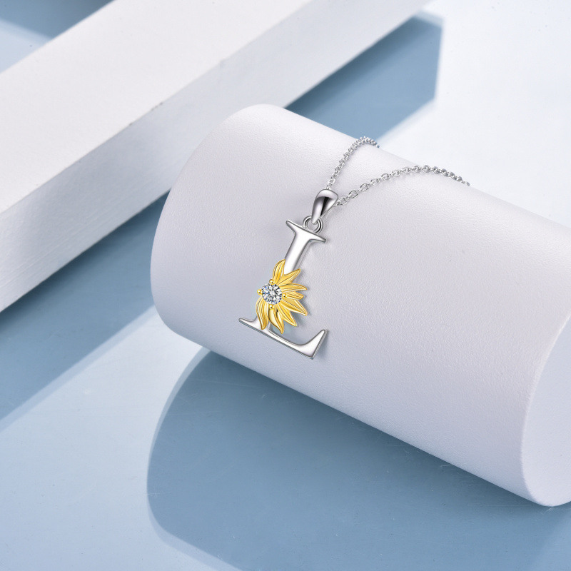 Collar con colgante de girasol personalizado con inicial L y circonita cúbica circular de dos tonos en plata de ley para mujer-3